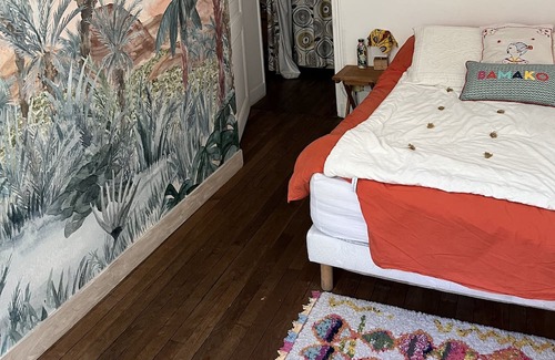 19th Arrondissement Apartment | Discover Parc des Buttes Chaumont: Family-Friendly Retreat