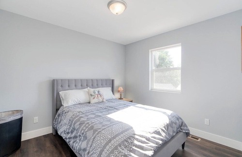 Evergreen House | Family-Friendly Cowboy Castle | MT Sky Haus Near Airport