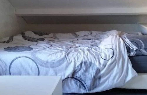 Villenave-d'Ornon Ski Chalet | Family-Friendly Retreat at Chalet au Fond du Jardin