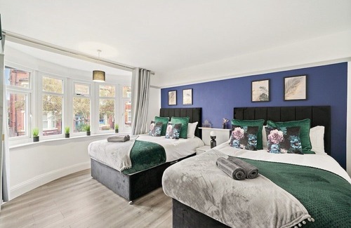 Forest Fields House | Stylish 4 Bed House in Nottingham - Perfect for Families