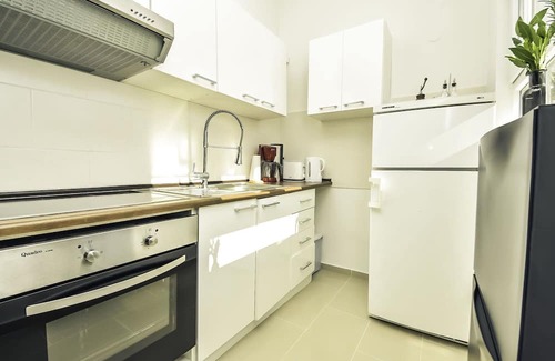 Obrovac Apartment | Cozy Oceanfront Apartment for 4 with Terrace & Pet-Friendly