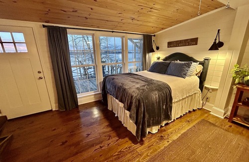 Dundee House | Experience The Bella Luna by Moon Lake in Clarksdale, MS