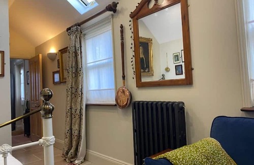 Saffron Walden Cabin | Cozy 1 Bedroom Lodge with Private Garden & Breakfast