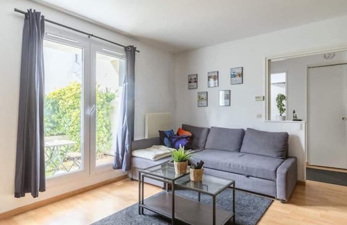 Elancourt Apartment | Cozy Garden T2 Perfect for Your JO Experience