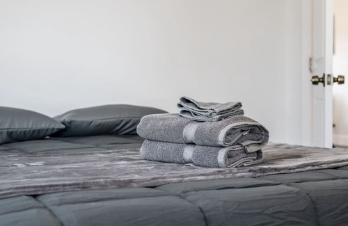 Bangor Apartment | Riverside Retreat: 2 Beds, Kitchen & Fast Wi-Fi Await