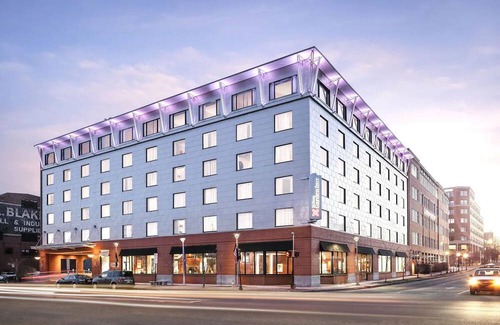 Old Port House | Discover Portland's Waterfront Gem with Indoor Pool & Breakfast