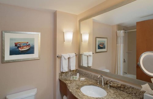 Old Port House | Discover Portland's Waterfront Gem with Indoor Pool & Breakfast