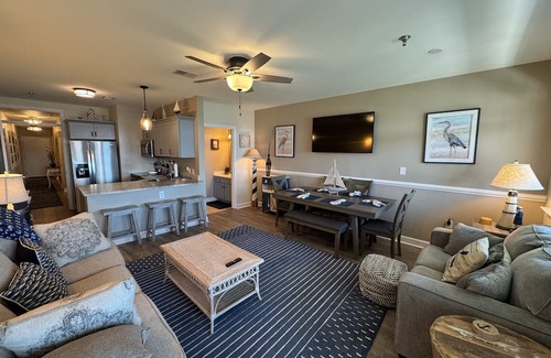 Smith Mountain Lake Apartment | 212 Cozy 2-bedroom apartment with WiFi, fitness room in lovely Huddleston