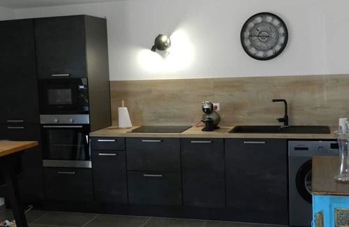 Sarrola-Carcopino House | Cozy Villa Retreat with Garden and Kitchen for 4 Guests