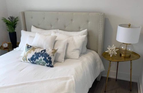 Fenelon Falls Apartment | Relaxing Retreat at Deluxe Place on Kawartha Lakes
