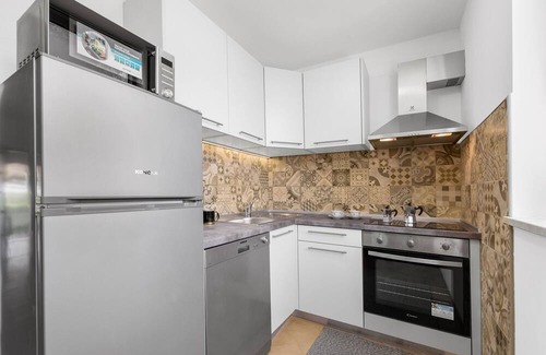 Fuskulin Apartment | Oceanfront Retreat at Apartments Sabina in Fuškulin