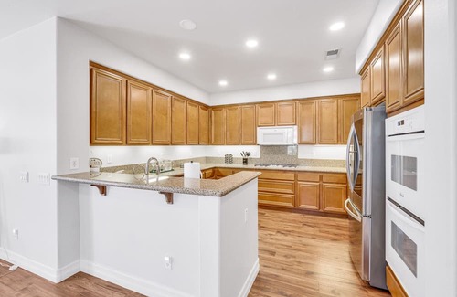 Eastvale House | Private Hot Tub, Pool & Garden - Family-Friendly Retreat