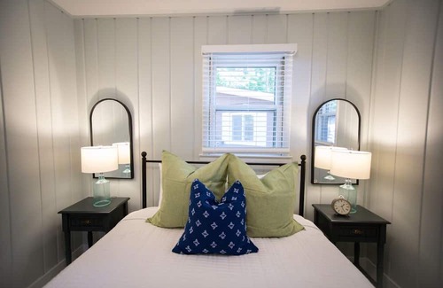 Muskegon House | Cozy Cottage Retreat at Scenic Drive Resort