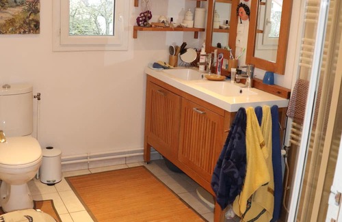 Saint-Cyr-l'Ecole Bed & Breakfast | Ideal Retreat for Enjoying the Paris 2024 Olympics