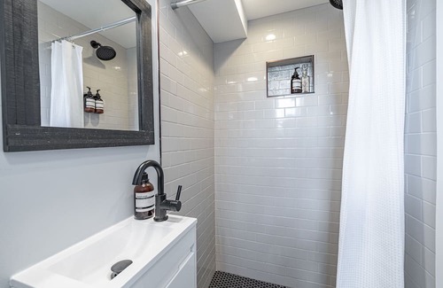 Fort Dupont House | Updated 4BR Townhome in DC - Family and Pet Friendly