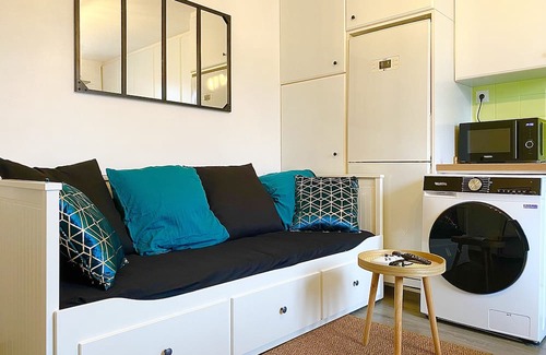 Corbeil-Essonnes Apartment | Welcoming Stay with Netflix and Kitchen Near Train Station