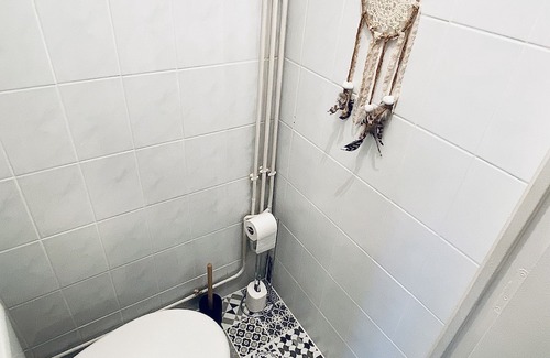 Corbeil-Essonnes Apartment | Welcoming Stay with Netflix and Kitchen Near Train Station