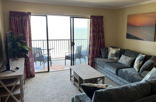 Ocean City Condo | Oceanfront Condo with Pool and Family-Friendly Amenities