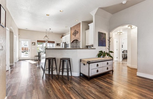 Folsom House | Folsom Charm: Walk to Lakes & Downtown