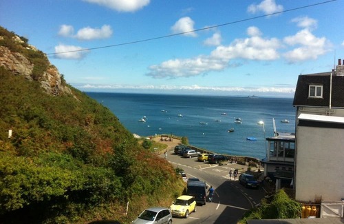 Trinity Apartment | Inviting 2-Bedroom Apartment with Sea Views for Families