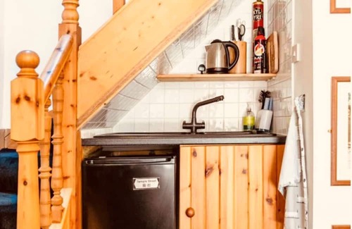 Central Aberdeen Cottage | Stay at The Old Coal Shed: Unique Beachfront Retreat