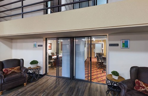 Casper House | Create Unforgettable Memories with Pool & Free Shuttle Service