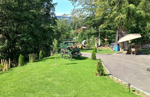 Saint-Nicolas-la-Chapelle Apartment | Inviting Appartement Rénové with Spa & Hot Tub Amenities