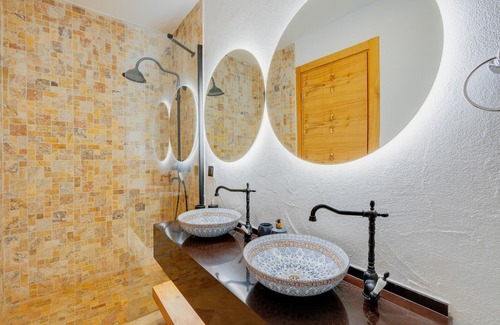 Alacati Apartment | Enjoy a Balcony Retreat with Shared Pool in Alacati