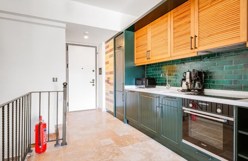Alacati Apartment | Cozy Vacation Flat with Sauna, Steps from Alacati Beach