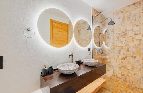 Alacati Apartment | Relaxing Duplex Villa with Shared Pool & Balcony in Alacati