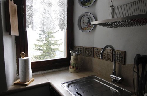 Castiglione d'Orcia Apartment | Inviting Stay at Casa Isma: Pet-Friendly with Spa & Hot Tub