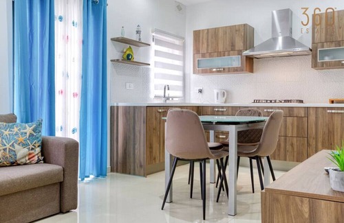 Bugibba Apartment | Cozy 2BR Apartment in the City with Free WiFi & AC