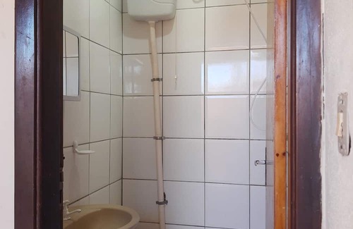 Londrina House | Pet-Friendly Casa de Fundos in Londrina with Great Amenities