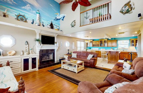 Gilchrist House | Iconic Gulf-Front House with Balcony & Ocean View