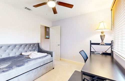 Arlington House | Relaxing Retreat with Large Patio, Yard & Central AC