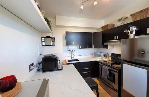 Verdun Apartment | Cozy 1 Bedroom Near Verdun Waterfront with Pool & Spa