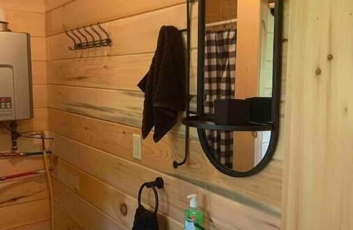 Palmyra Cabin | Cozy Cabin Retreat with Ample Parking for Families