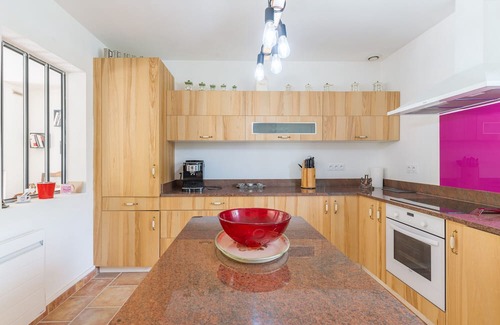Montjustin House | Relaxing La Bergerie Montjustin with Private Pool & Views