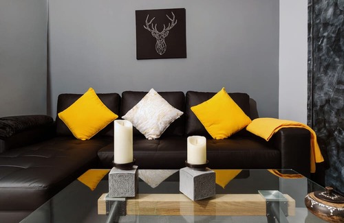 Alameda Apartment | Cozy Apartment 'Conde 10' with Balcony & Wi-Fi Access