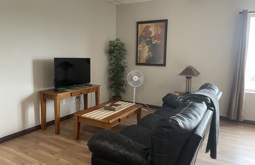 Lloydminster Apartment | Cozy 1 Bedroom Apartment with Breakfast for 2 Guests