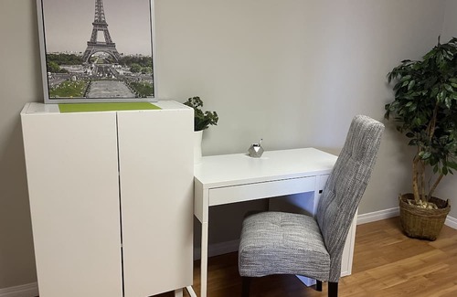 Lloydminster Apartment | Cozy 1 Bedroom Apartment with Breakfast for 2 Guests