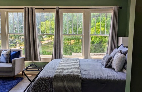 Davenport House | Modern Davenport Suite: Family-Friendly & Convenient Stay