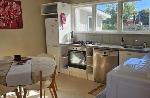 Holdens Bay House | Inviting Holden's Bay Hideaway with Breakfast & Family Amenities