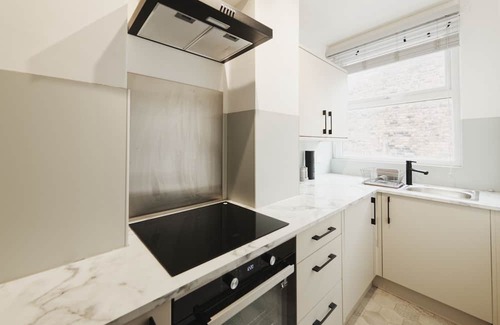 Liverpool Apartment | Garmoyle Road Flat 2