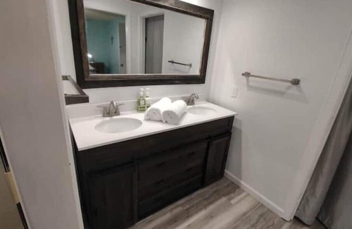 Marion House | Ideal Ranch House Near IWU with Family-Friendly Amenities