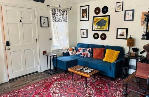 Bynum Cabin | Cozy Cabin Escape in the Woods Perfect for Couples