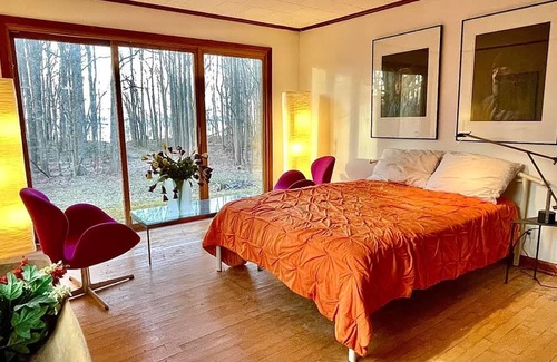 Portland House | Pet-Friendly Year Round Lake House with Kitchen Access