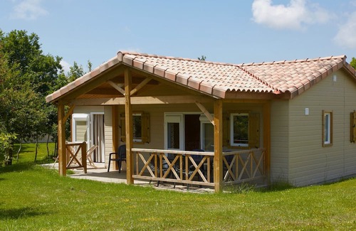 La Chapelle-Hermier Ski Chalet | Cozy Chalet La Chapelle-Hermier with Pool and Spa Access