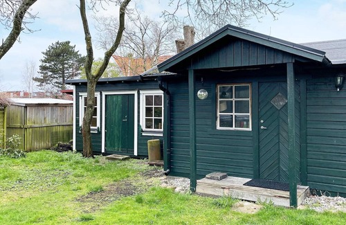 Hoganas House | Spacious 9-Person Holiday Home in Höganäs with Breakfast
