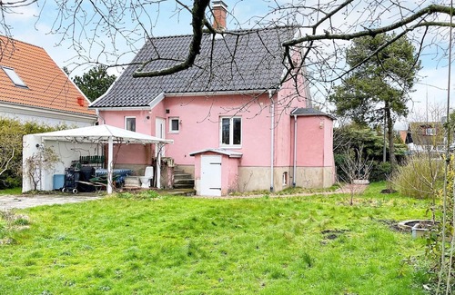 Hoganas House | Spacious 9-Person Holiday Home in Höganäs with Breakfast